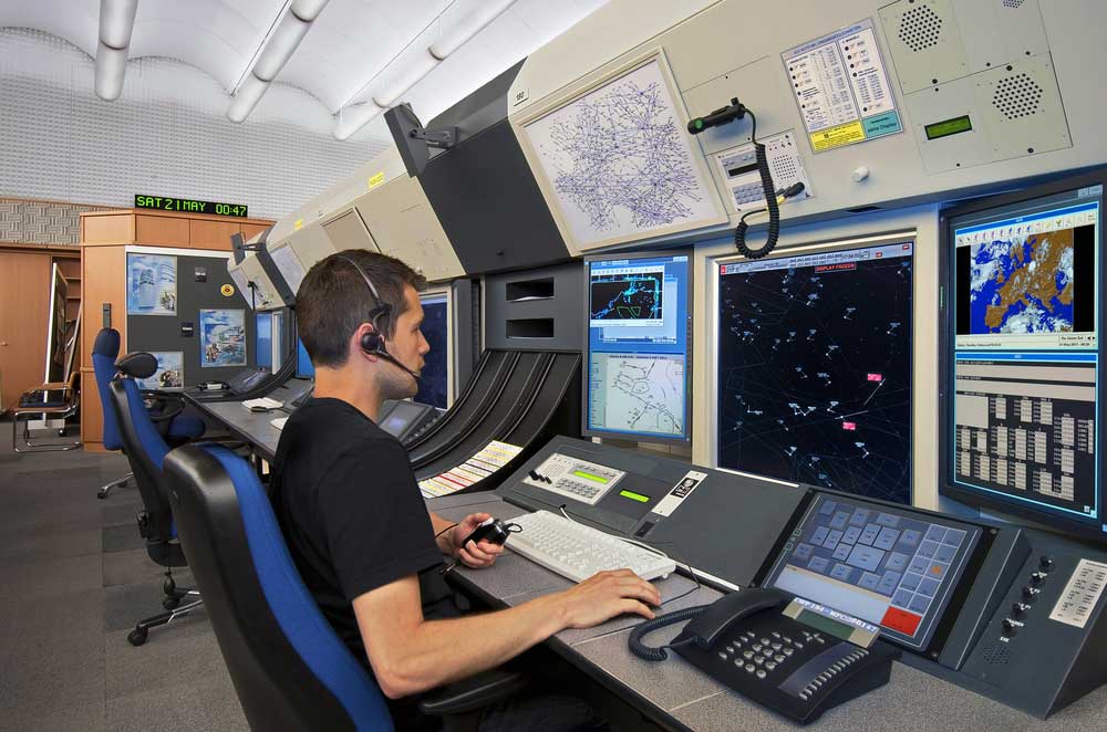 picture of air traffic control