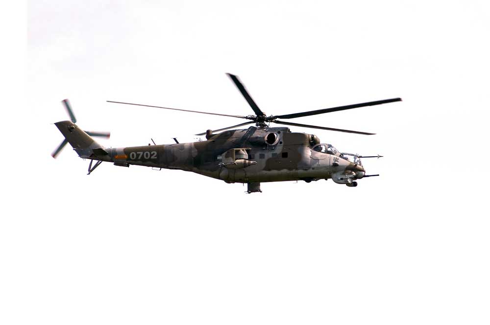 picture of helicopter gunship