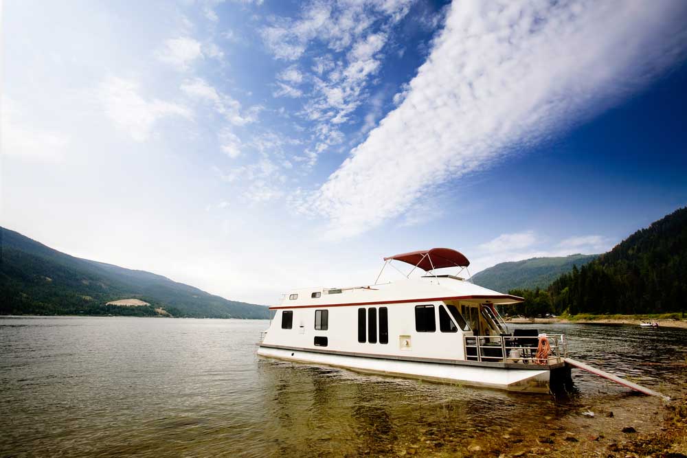 picture of houseboat