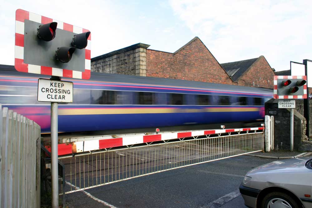 picture of level crossing